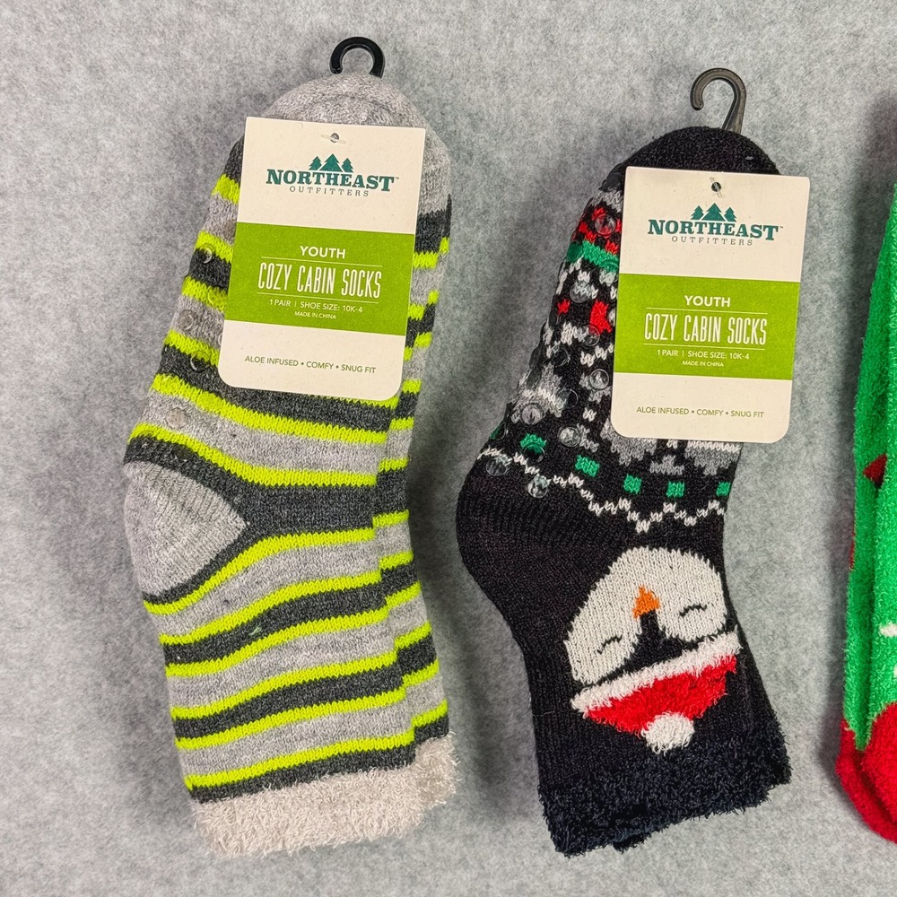 Northeast Outfitters Socks Kids Small Multicolor Christmas Cozy Cabin 4 Pair Set - Picture 2 of 9